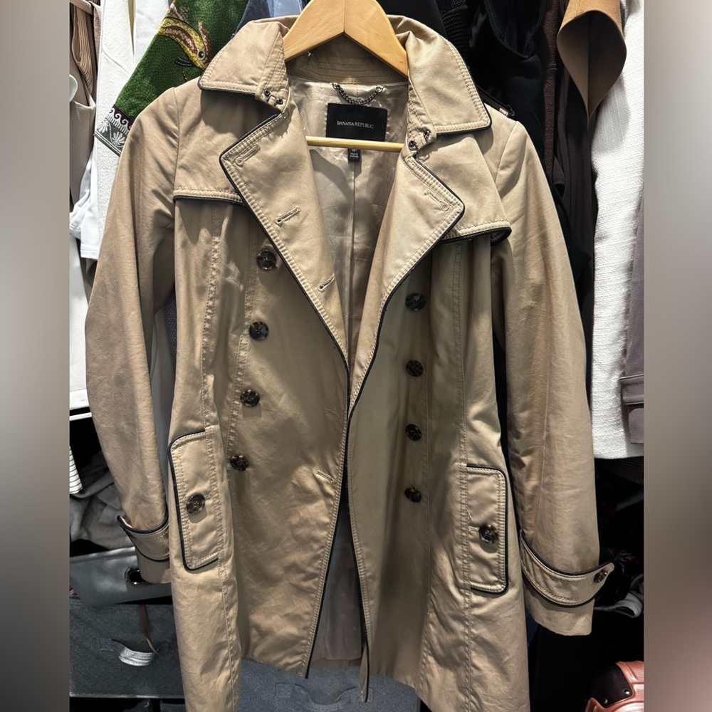 BANANA REPUBLIC PETITE TRENCH COAT
